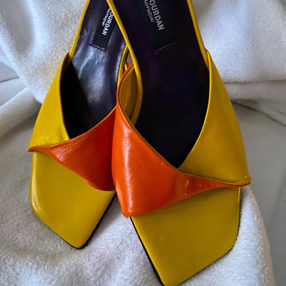 Simo Jourdan by Monique Leather Slides 5 1/2 NEW